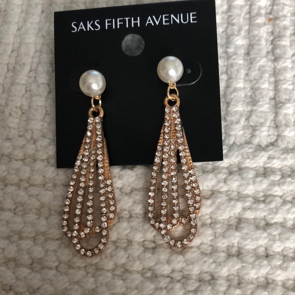 Saks Fifth Avenue Jewelry - Saks Fifth Avenue Gold, Pearl and Crystal Drop Earrings
